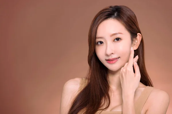 Young Asian Beauty Face Healthy Clean Skin — 图库照片