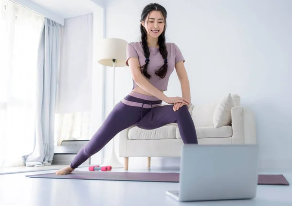 Mladý Asijské Zdravý Žena Cvičení Doma Domácí Fitness Koncept — Stock fotografie