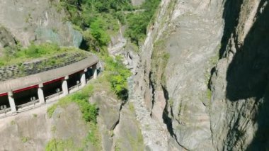 Wulu Vadisi 'nin ve Tayvan' ın Güney Çapraz Adası Otoyolu 'nun hava görüntüsü.