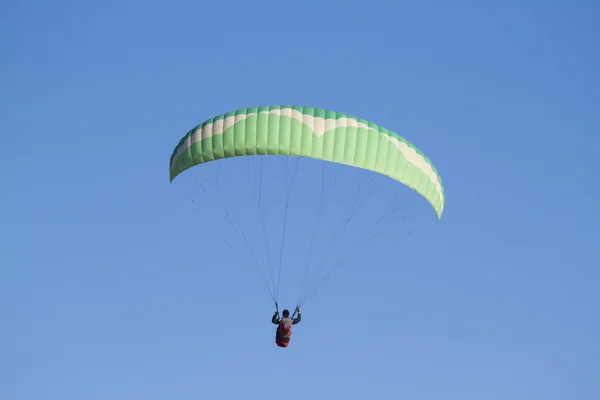 Paragliding — Stockfoto