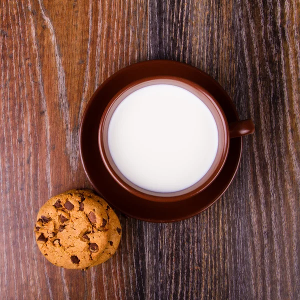 Biscotti e latte — Foto Stock