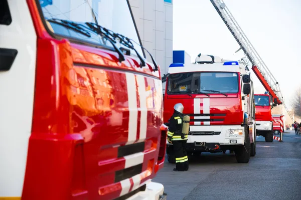 Dipendente Del Servizio Soccorso Svolge Servizio Foto Stock