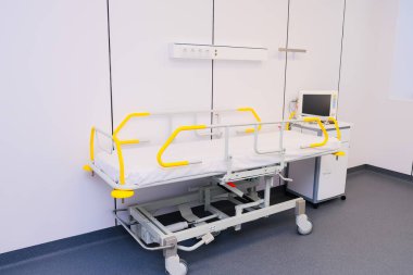 Modern klinikteki ameliyathane.