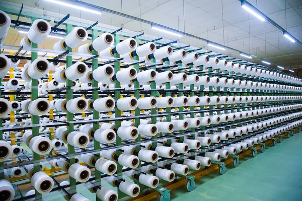 Industriell Textilproduktionslinje Vävstolar Vid Textilfabrik — Stockfoto