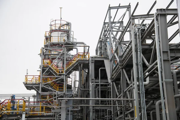 Die Raffinerie Produziert Benzin Und Andere Raffinierte Erdölprodukte — Stockfoto