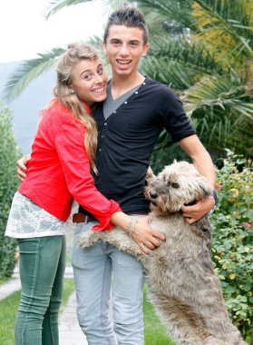 Ablam ve ben bizim sevgili köpeği ile