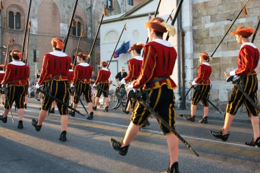 tarihi geçit töreni