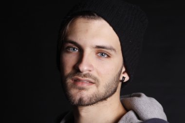 Yakışıklı erkek portresi