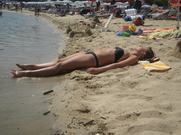 Bella ragazza al mare — Foto Stock