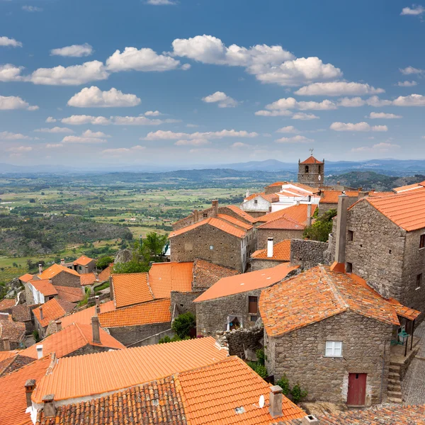 Panorama horské Evropské vesnice - monsanto - Portugalsko — Stock fotografie