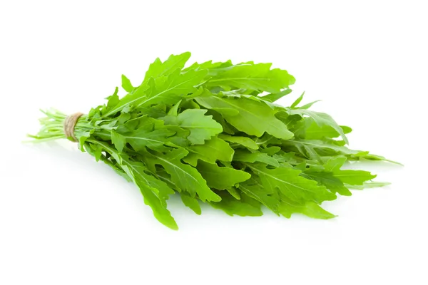 Mazzo di foglie di rucola fresche, insalata di rucola, isolate — Foto Stock