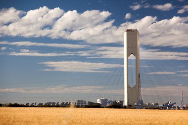 Kule ışınları ve paneller solar power station