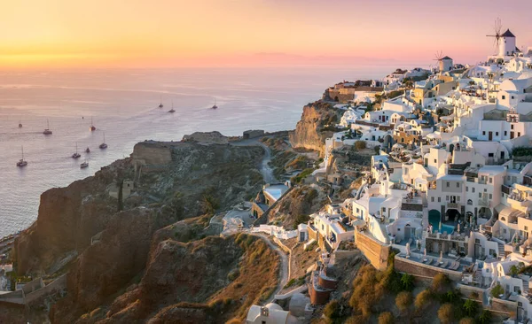 Vista Panorâmica Santorini Famosa Cidade Oia Pôr Sol Uma Linha — Fotografia de Stock