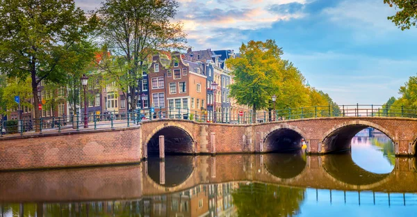 Panoramic Amsterdam Downtown Beautiful Sky Dawn Old Houses Canals Bridges — Stock Photo, Image