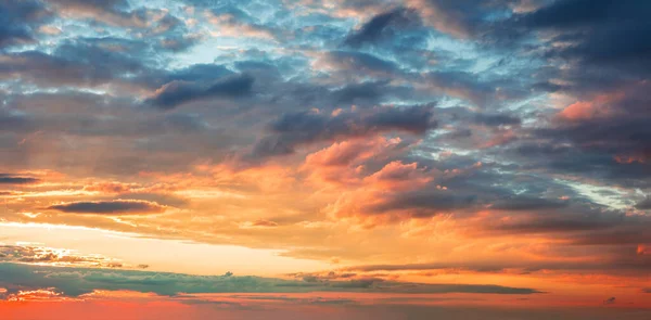 Dramatic Sunrise Sundown Sky Background Colorful Clouds Birds Panoramic Sky — Photo
