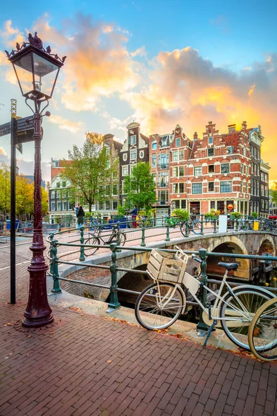 Amsterdam Hollande Centre Ville Amsterdam Maisons Traditionnelles Ponts Amsterdam Coucher — Photo