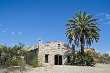 taş bina
