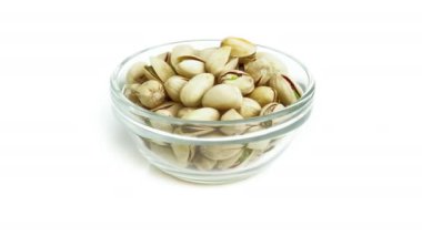 Beyaz arkaplanda Pistachio izole edilmiş