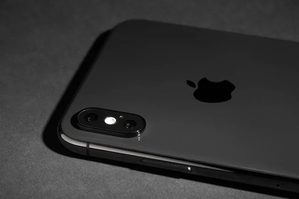 Iphone Max Kamera Auf Schwarzem Hintergrund — Stockfoto
