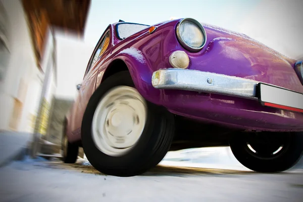 Coche en movimiento rápido —  Fotos de Stock