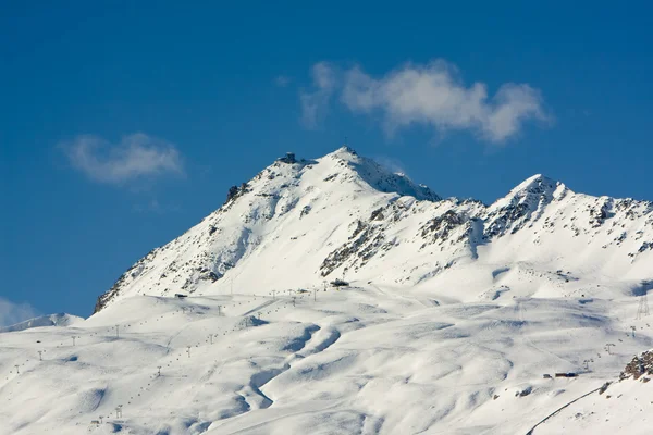 Montañas en los Alpes suizos — Foto de Stock