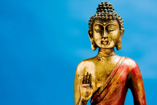 Nahaufnahme einer Buddha-Statue in Zen-Pose — Stockfoto