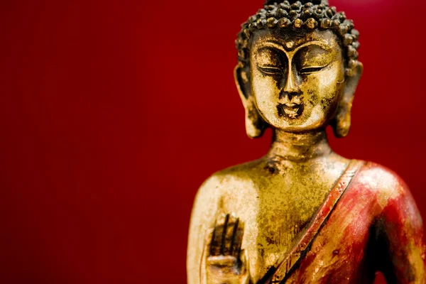 Zbliżenie posąg Buddy w pozie zen — Zdjęcie stockowe