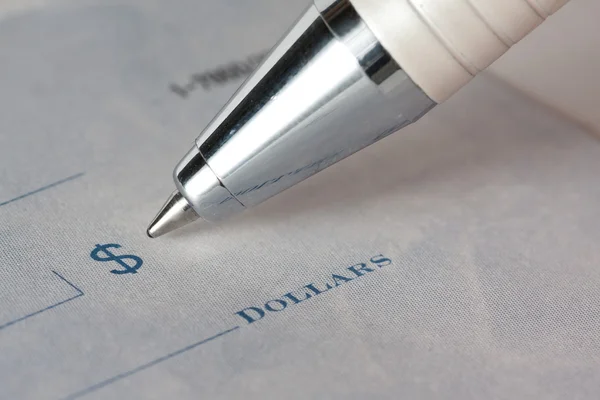 Closeup of a cheque — Stock Photo, Image