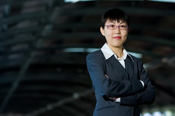 Young asian business woman — Stock Photo, Image