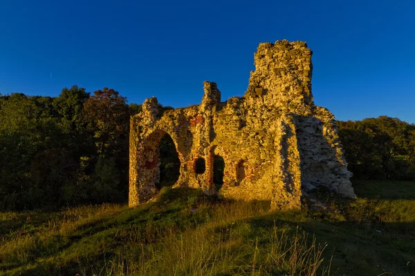 Livonia Orden Ruinas del castillo . —  Fotos de Stock