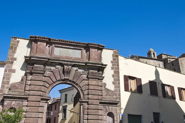 Aziz francesco kapısı. Bolsena. Lazio. İtalya. — Stok fotoğraf