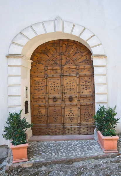 Holztür. san gemini. Umbrien. Italien. — Stockfoto