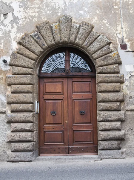 Holztür. nepi. Latium. Italien. — Stockfoto