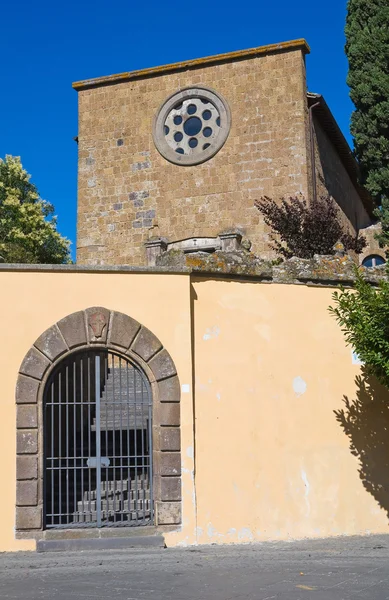 Kerk van st. croce. Tuscania. Lazio. Italië. — Stockfoto