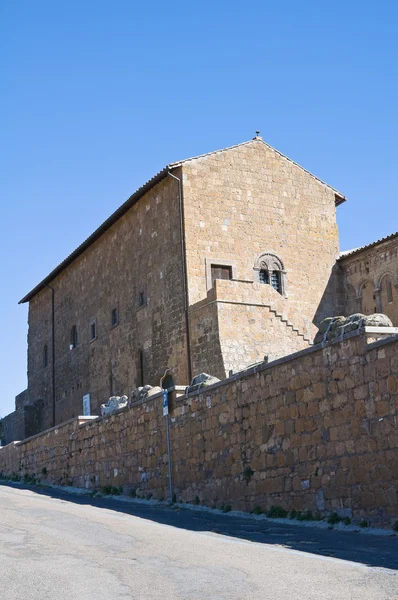Базилика Святого Петра. Tuscania. Лацио. Италия . — стоковое фото