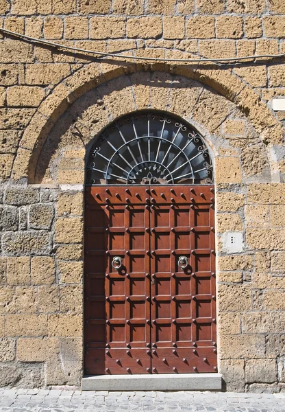 Ahşap kapı. Orvieto. Umbria. İtalya. — Stok fotoğraf