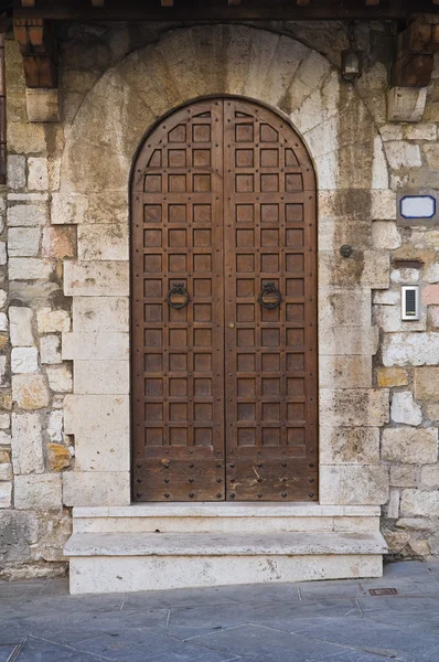 Wooden door. Narni. Umbria. Italy. — Stock Photo, Image