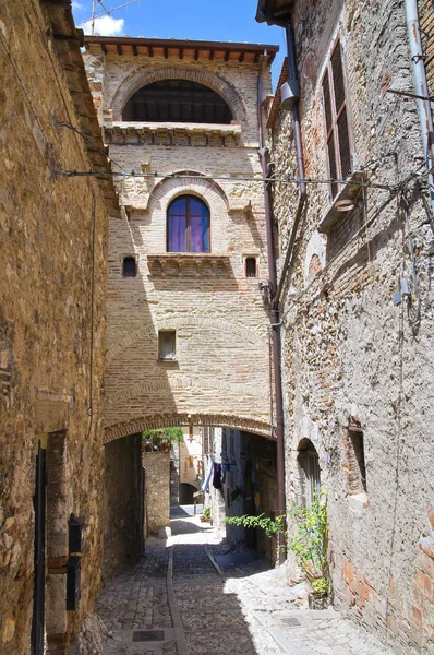 Para o beco. Narni. Úmbria. Itália . — Fotografia de Stock