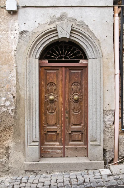 Ahşap kapı. Nepi. Lazio. İtalya. — Stok fotoğraf