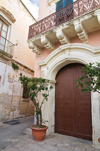 Para o beco. Gallipoli. Puglia. Itália . — Fotografia de Stock