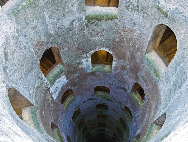 St. Patrick's Well. Jag heter Orvieto. Umbrien. Italien. — Stockfoto