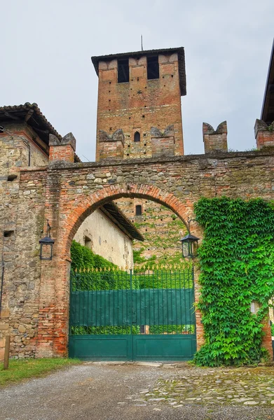 Hrad vigolzone. Emilia-Romagna. Itálie. — Stock fotografie