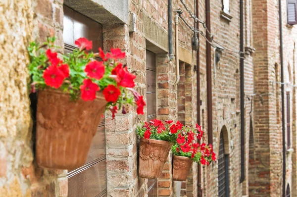 Para o beco. Castell 'arquato. Emilia-Romagna. Itália . — Fotografia de Stock