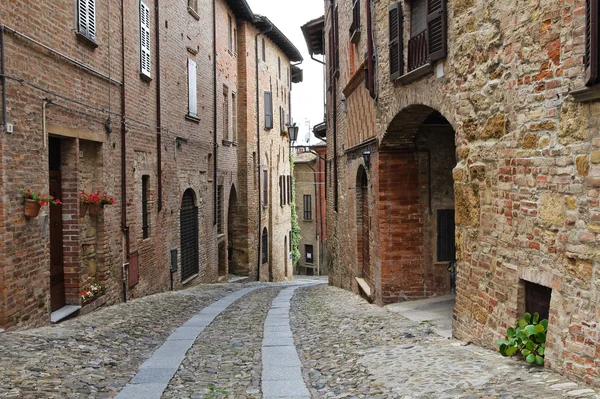 Para o beco. Castell 'arquato. Emilia-Romagna. Itália . — Fotografia de Stock