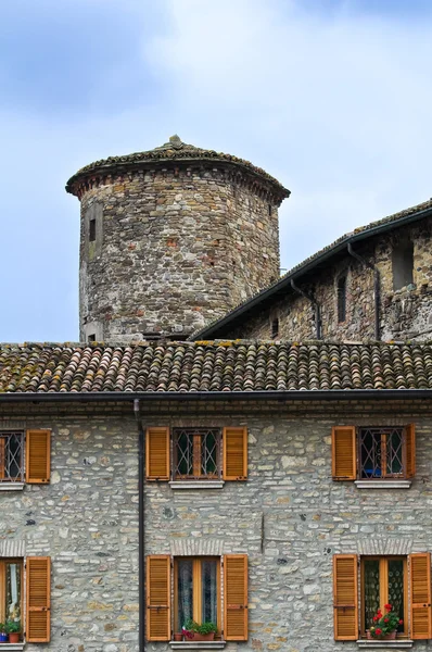 Anguissola hrad. Travo. Emilia-Romagna. Itálie. — Stock fotografie