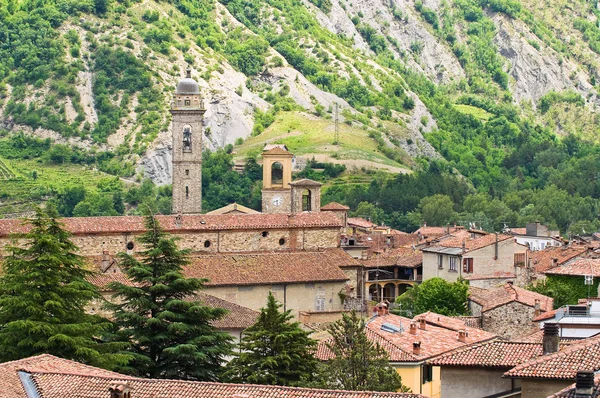 Панорамный вид на Боббио. Эмилия-Романья. Италия . — стоковое фото