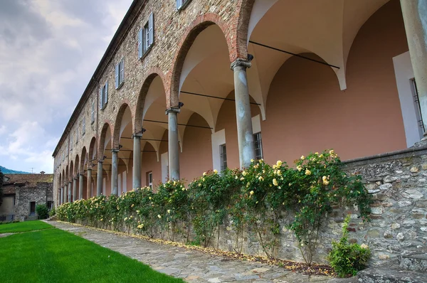 Klostret i st. colombano. Bobbio. Emilia-Romagna. Italien. — Stockfoto