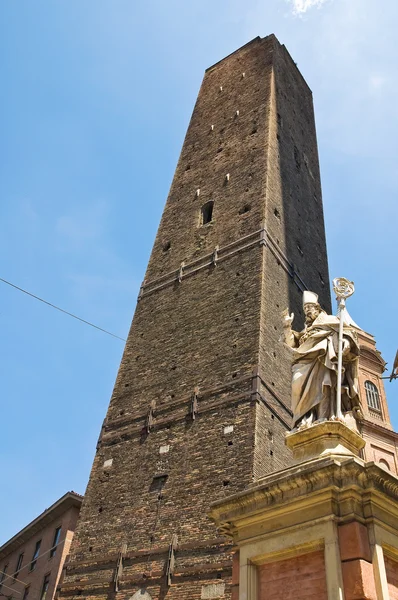 Garisenda věž. Boloňa. Emilia-Romagna. Itálie. — Stock fotografie