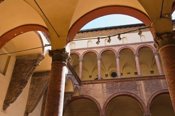 Ghisilardi fava palace. Bologna. Emilia-Romagna. Italien. — Stockfoto