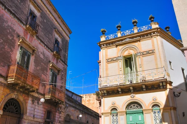 Historische paleis. Massafra. Puglia. Italië. — Stockfoto